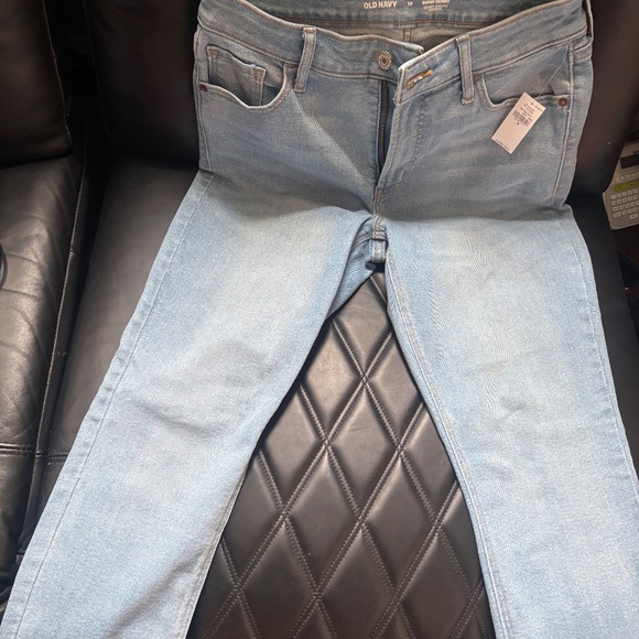 High waisted Old Navy Jeans - Picture 3 of 4